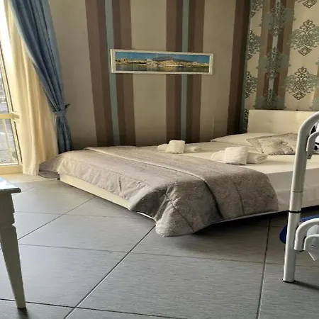 Hotel New Sayonara Neapol