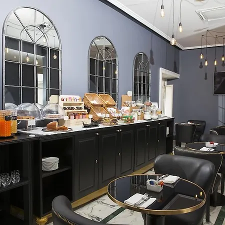 Boutique Metro 900 Hotel