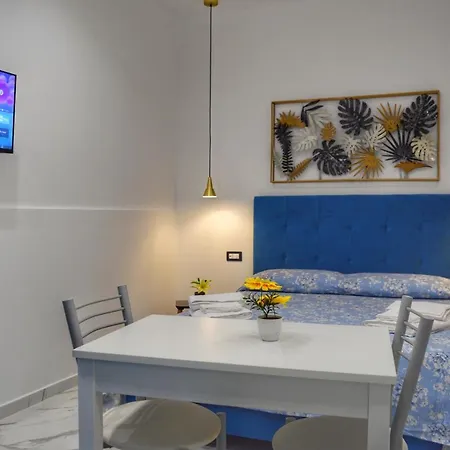 Addu Donn'anna Ai Spagnoli. Apartment Naples
