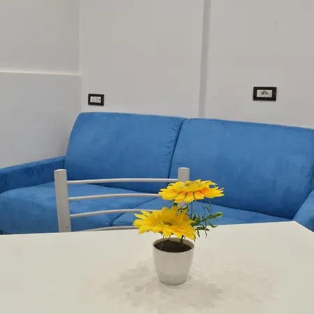 Addu Donn'anna Ai Spagnoli. Apartment Naples