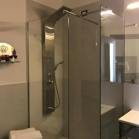 Boutique Piazza Carita מלון