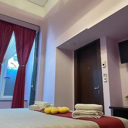 Bed & Breakfast Sleep In Naples Naples