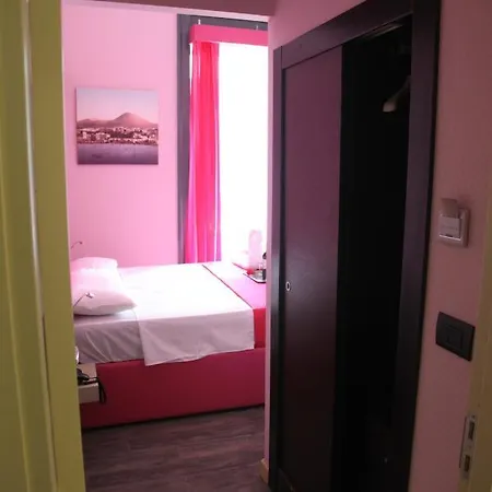 Bed & Breakfast Sleep In Naples *