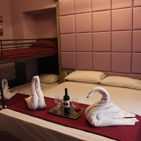 Bed & Breakfast Sleep In Naples *