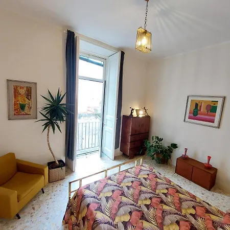 Palazzo Carafa Di Montorio Bed & Breakfast Napoli