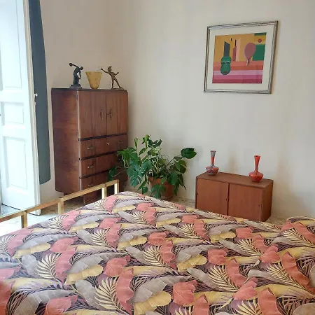 Bed & Breakfast Palazzo Carafa Di Montorio *