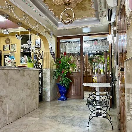 Mignon Hotel *