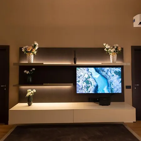 Luxury And Exclusive Bovio Square House Appartamento