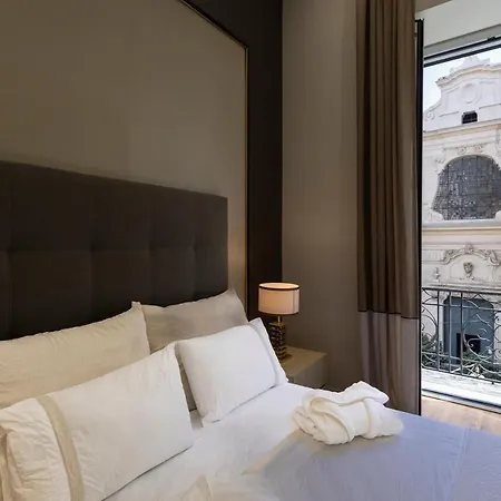 Luxury And Exclusive Bovio Square House