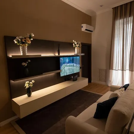 Luxury And Exclusive Bovio Square House *