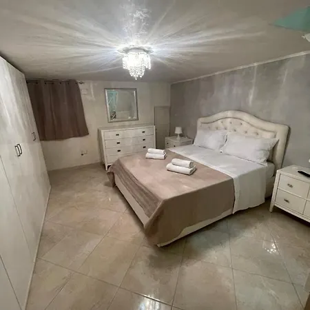 Nanet House Holiday home