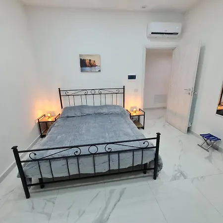 Lumacors House *