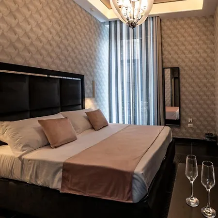 Sole Luxury * Naples