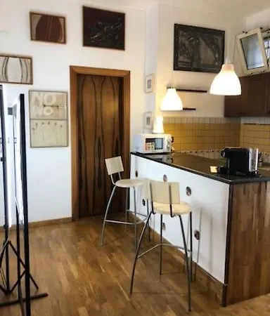 Book Art Loft Stiloso Collina Vomero *