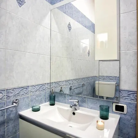 Apartment Casa Pelusa: Near Maradona Murales Naples