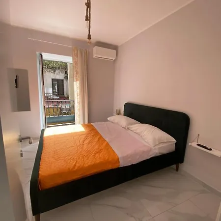 Isla Apartment *