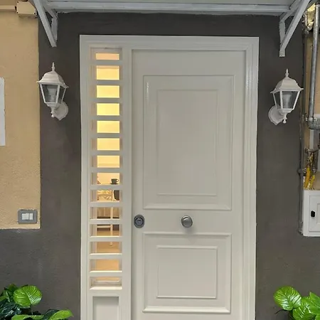 Dimorando Su Una Stella Naples