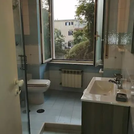 Inside Naples-dint'e'viche' Apartment