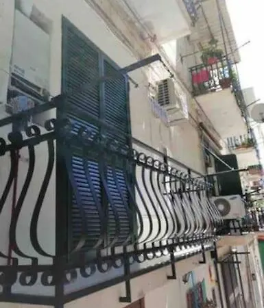 House Vetriera