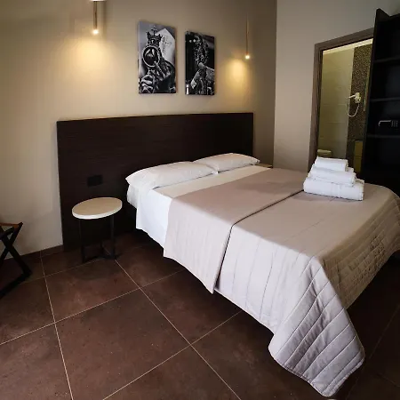 Sciuscia Beb Spaccanapoli Bed & Breakfast *