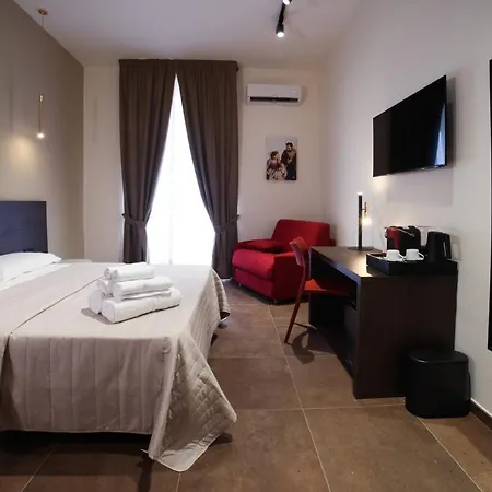 Bed & Breakfast Sciuscia Beb Spaccanapoli Naples