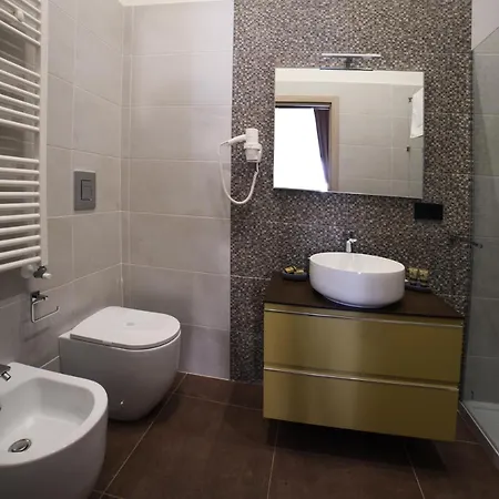 Sciuscia Beb Spaccanapoli * Naples