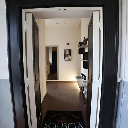 Sciuscia Beb Spaccanapoli *