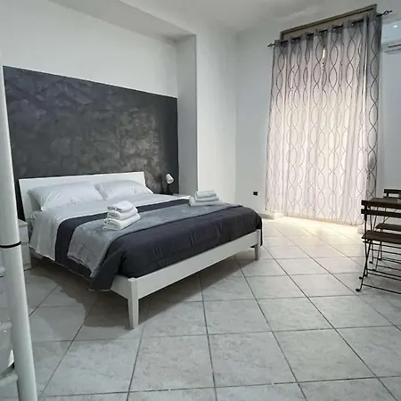 Bed & Breakfast La Svolta Naples