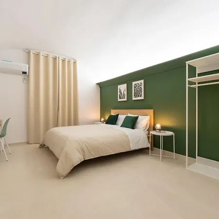 Maison *
