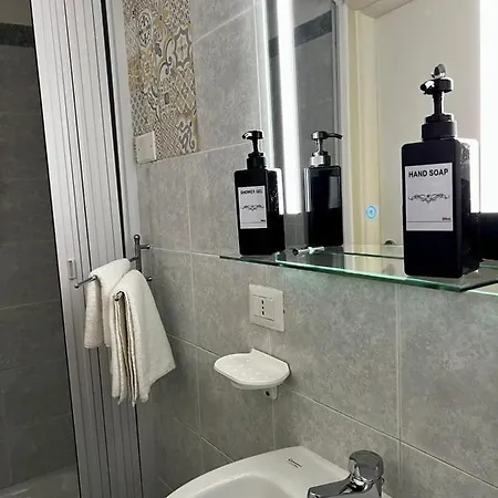 Santa Chiara Apartment *