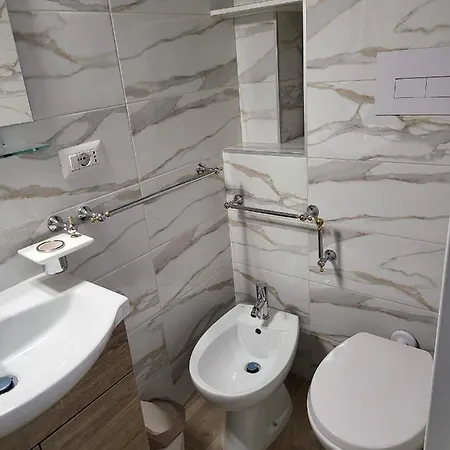 Apartment Gio' House *