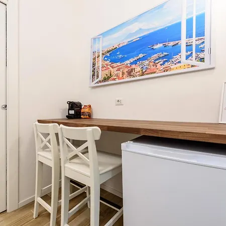Apartment Il Cuore Di Napoli. Little Sweet Home. Naples