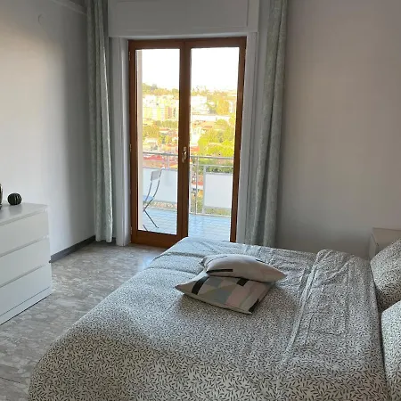 Balcony House Apartment *