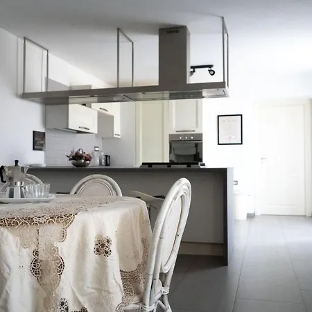 Roy - Apartment *
