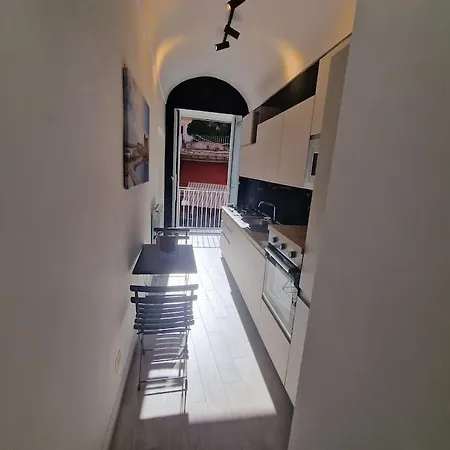 Apartman Pastel Blue House X 5 People In Corso Above Metro Montesanto