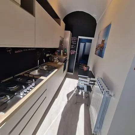 Apartman Pastel Blue House X 5 People In Corso Above Metro Montesanto *