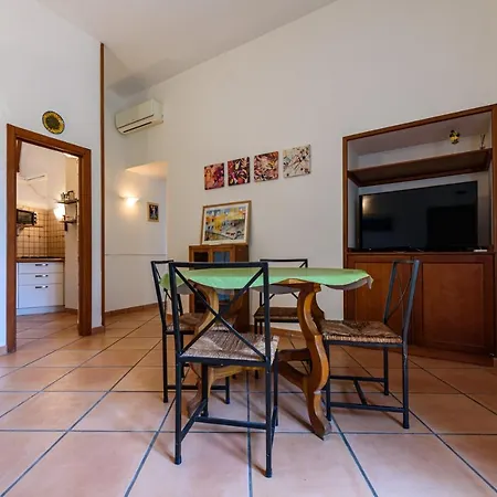 Riva Fiorita Apartment *
