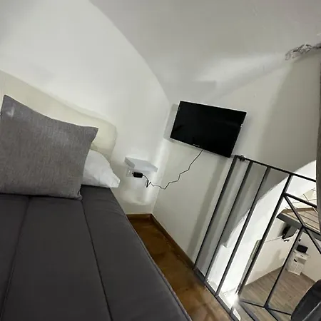 Aurora House * Naples