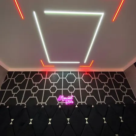 Samm Capodichino Apartment *