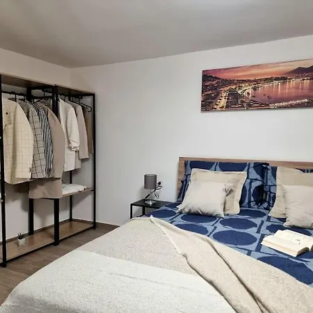 Casa Comoda E In Quartiere Storico Di Napoli