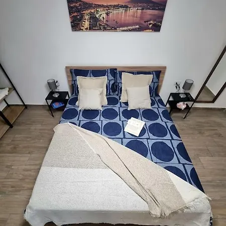 Casa Comoda E In Quartiere Storico Di Holiday home