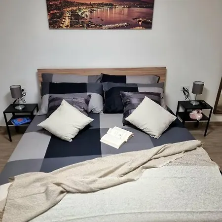 Holiday home Casa Comoda E In Quartiere Storico Di *