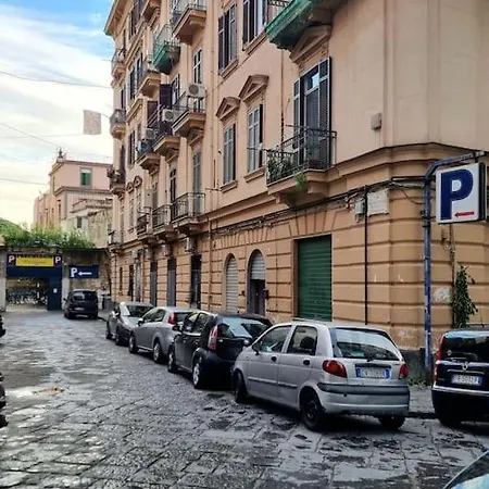 Casa Comoda E In Quartiere Storico Di