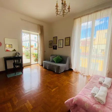 La Casa Sui Tetti 2 * Naples