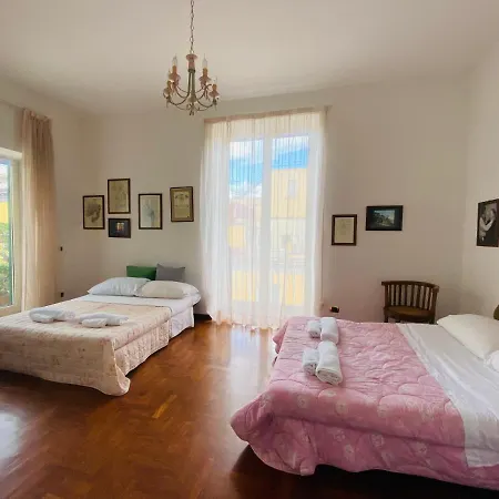 La Casa Sui Tetti 2 * Naples