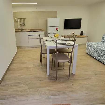 Holiday home Casa Comoda E In Quartiere Storico Di *