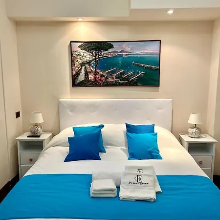 Domus Elena - Plebiscito Apartment Naples
