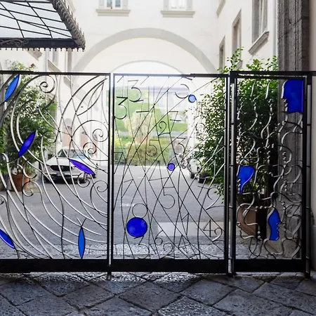 Palazzo Firrao, Apartment Naples