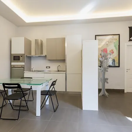 Apartment Palazzo Firrao, Naples