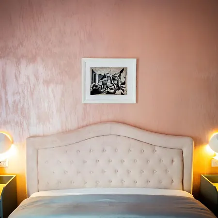 Momarooms Bed & Breakfast Naples
